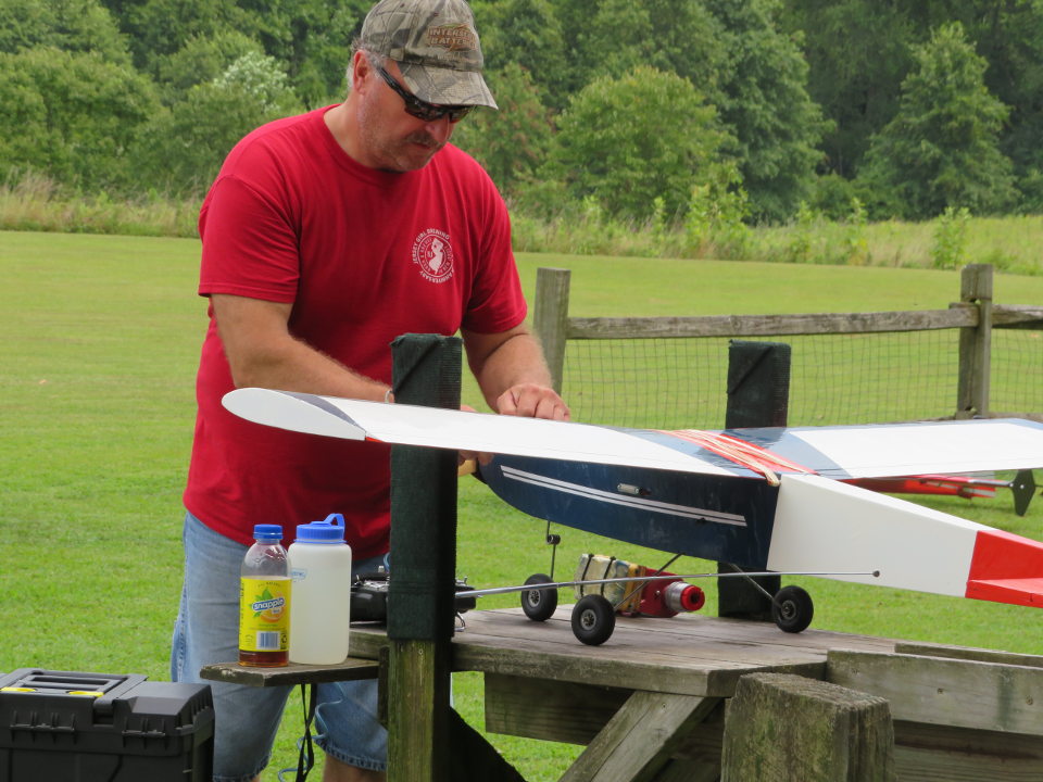 Preping a plane for flight