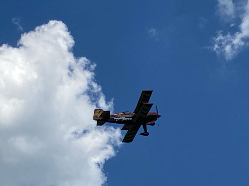 Pitts flying