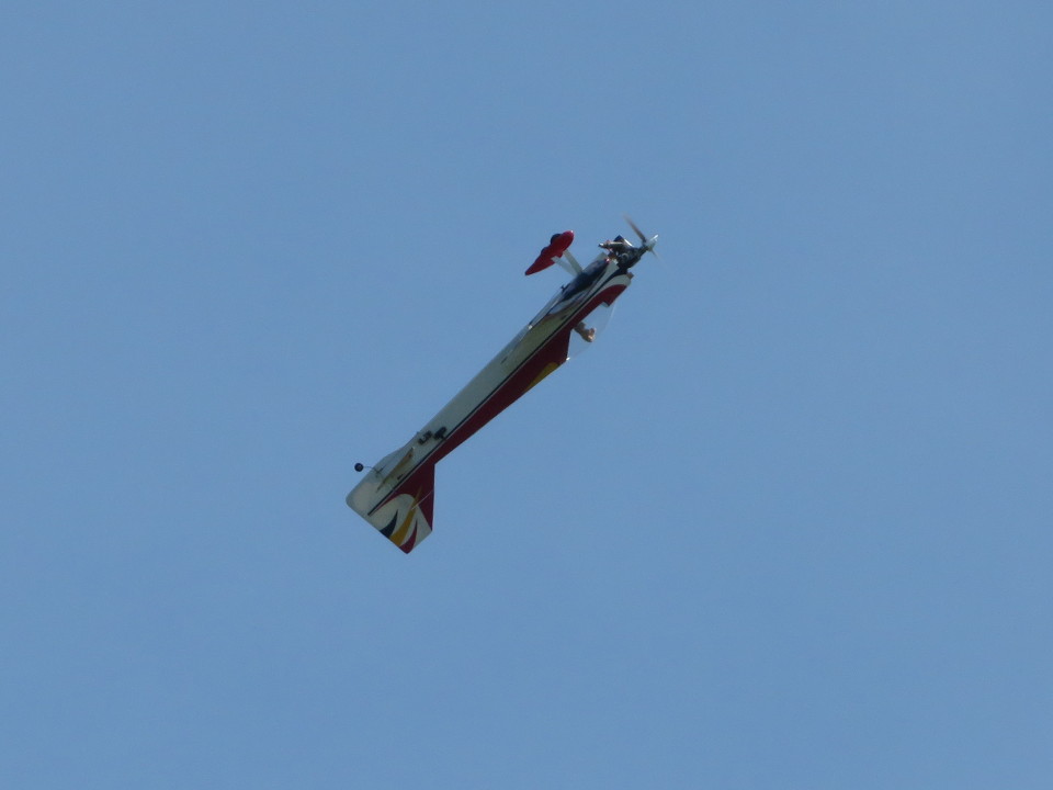 See threw plane